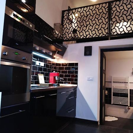 Downtown Deluxe Apartment Eger Bagian luar foto
