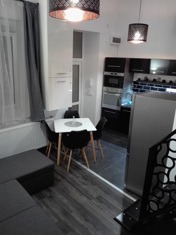 Downtown Deluxe Apartment Eger Bagian luar foto